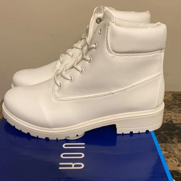 Winter Boot - Picture 1 of 9